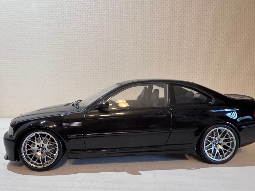  M3 CSL ミニカー 1/18スケール 黒