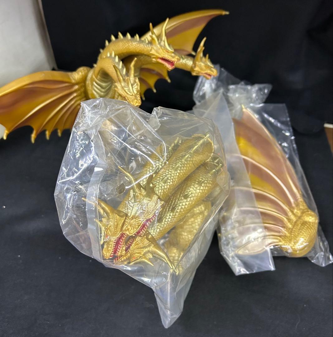 新品未使用バンダイ モスラ3 キングギドラ