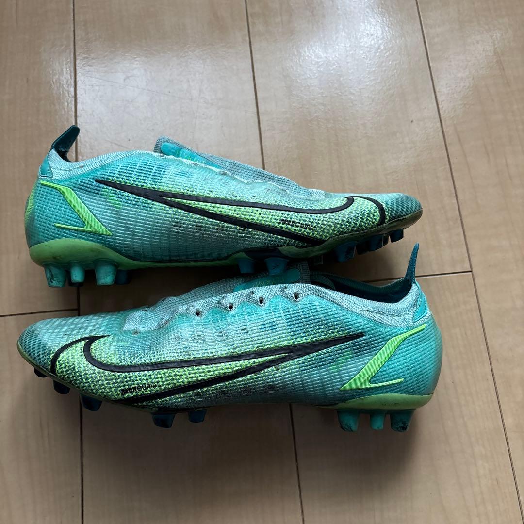 本日 限定価格Nike サッカースパイク マーキュリアル