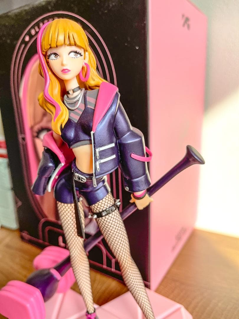 【超レア】BLACKPINK LISA コレクターズフィギュア 限定版