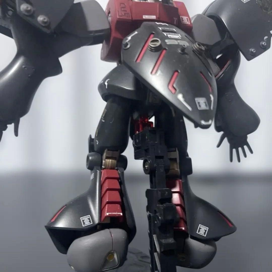 組み立てジャンク品(旧)1/100セラヴィーガンダムと HG1/144キュベレイ