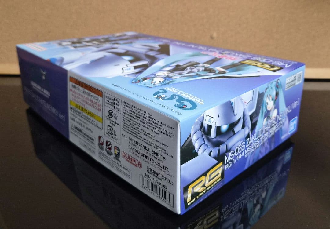 ロボット RG MS-06S ZAKU II (HATSUNE MIKU Ver.)