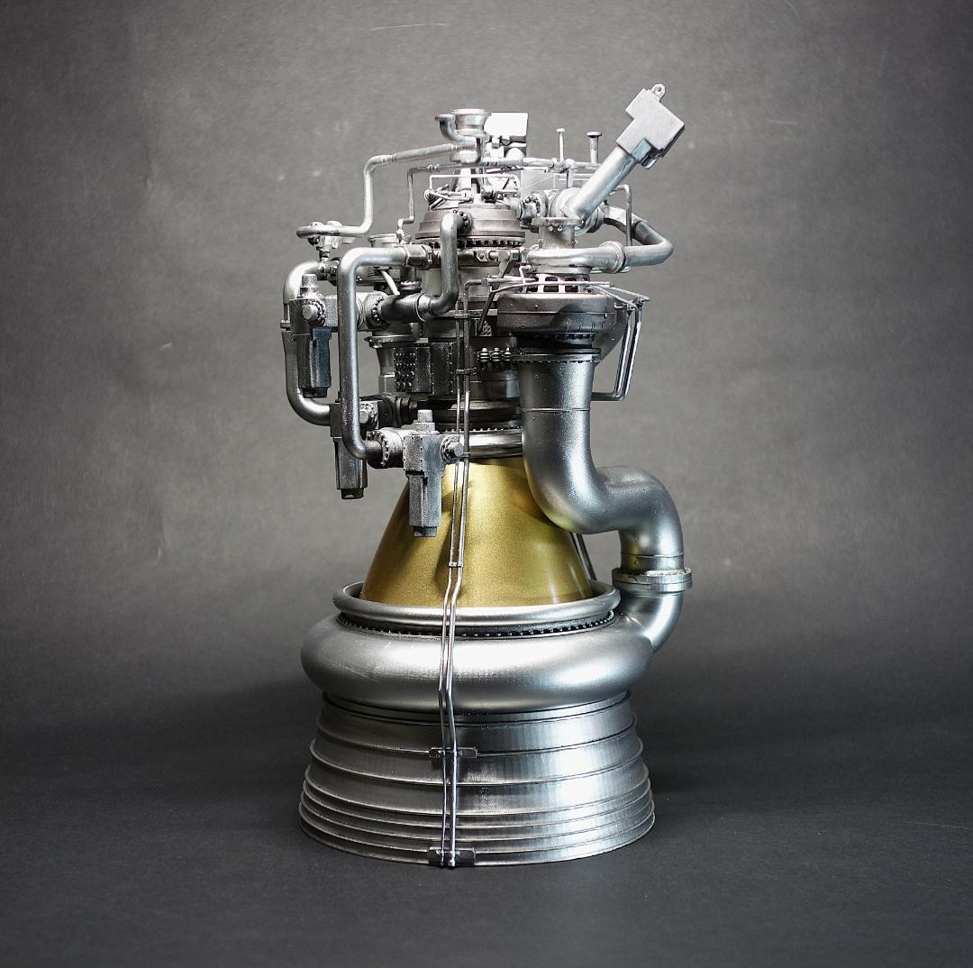 JAXA LE-9 ロケットエンジンモデル完成品