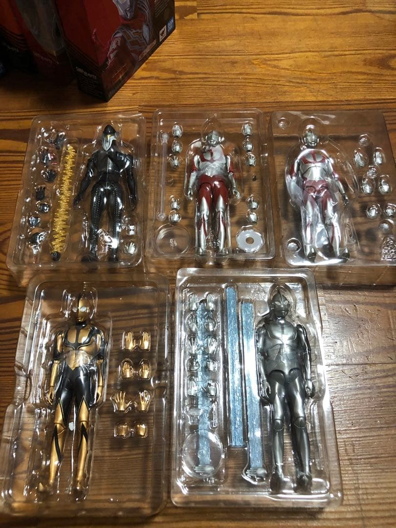 フィギュアーツ シン•ウルトラマン セット