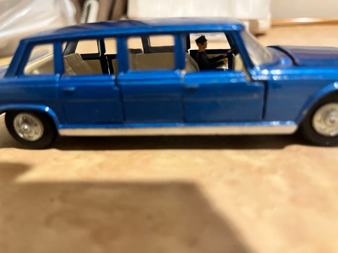 リムジン ベンツ600プルマン　DINKY TOYS 本体のみ