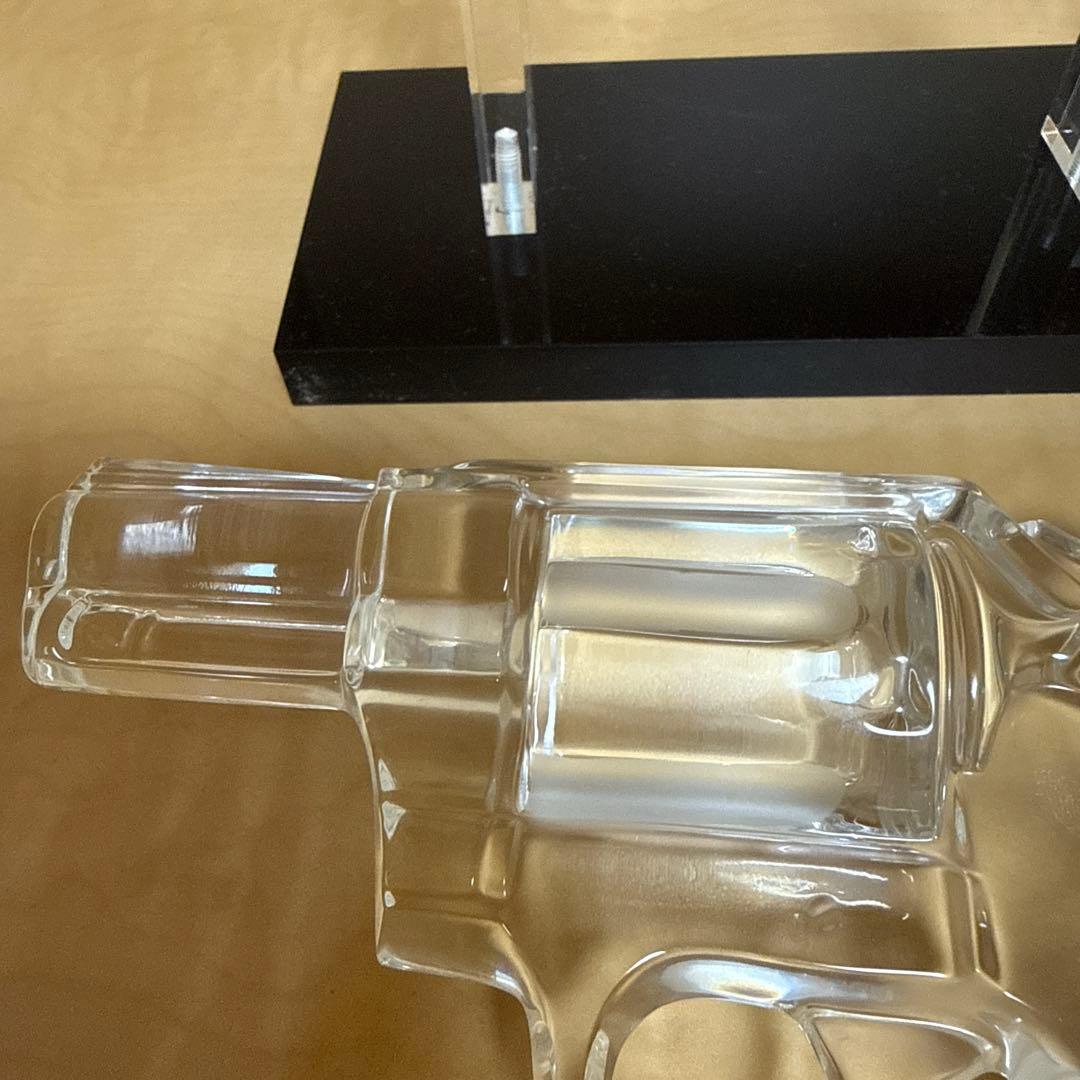 ロイヤル ド シャンパーニュ リボルバー 銃 クリスタル ガン 台座付き