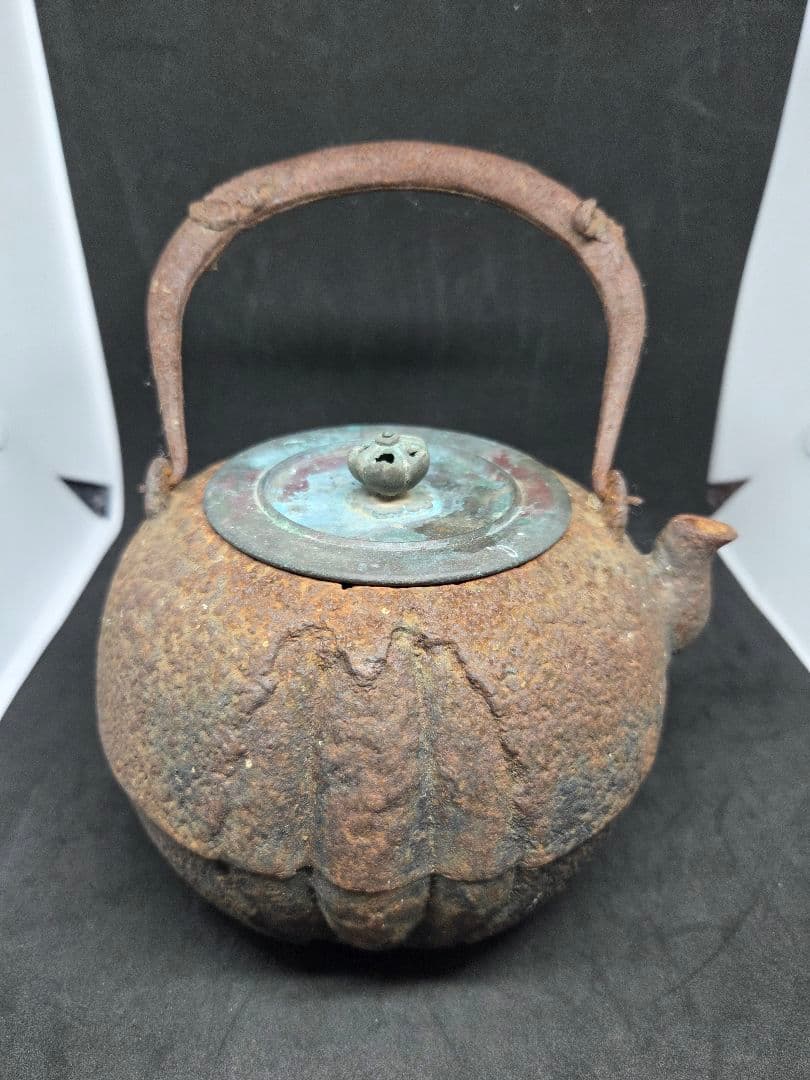 1*0様 龍文堂造 鉄瓶 鉄製 丸型鉄瓶 南部鉄器 急須　工芸品 金属工芸 囲炉