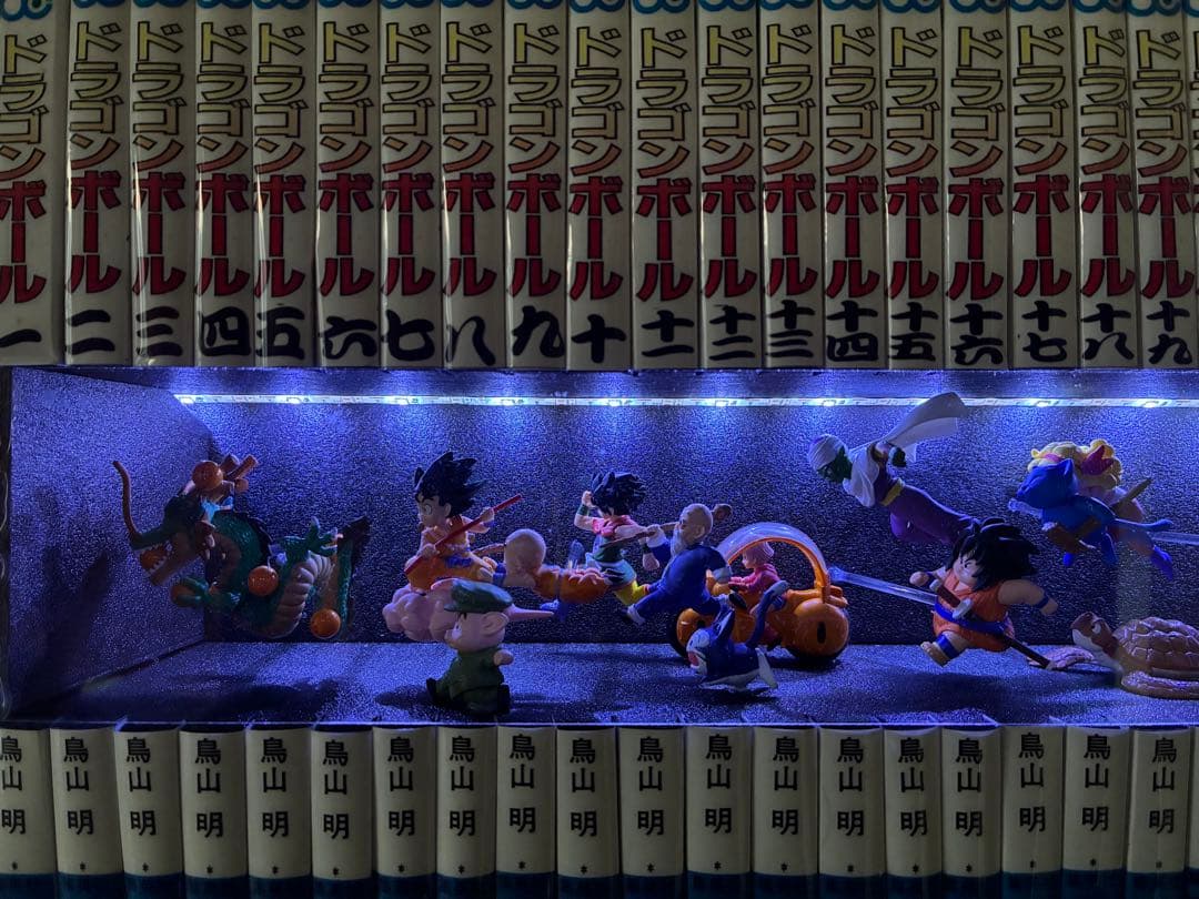 ドラゴンボール コミック 背表紙 フィギュア 24体＋LEDディスプレイケース