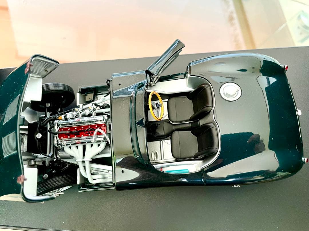 価格変更 1/18 オートアート ジャガーCタイプブリティッシュグリーン未展示品