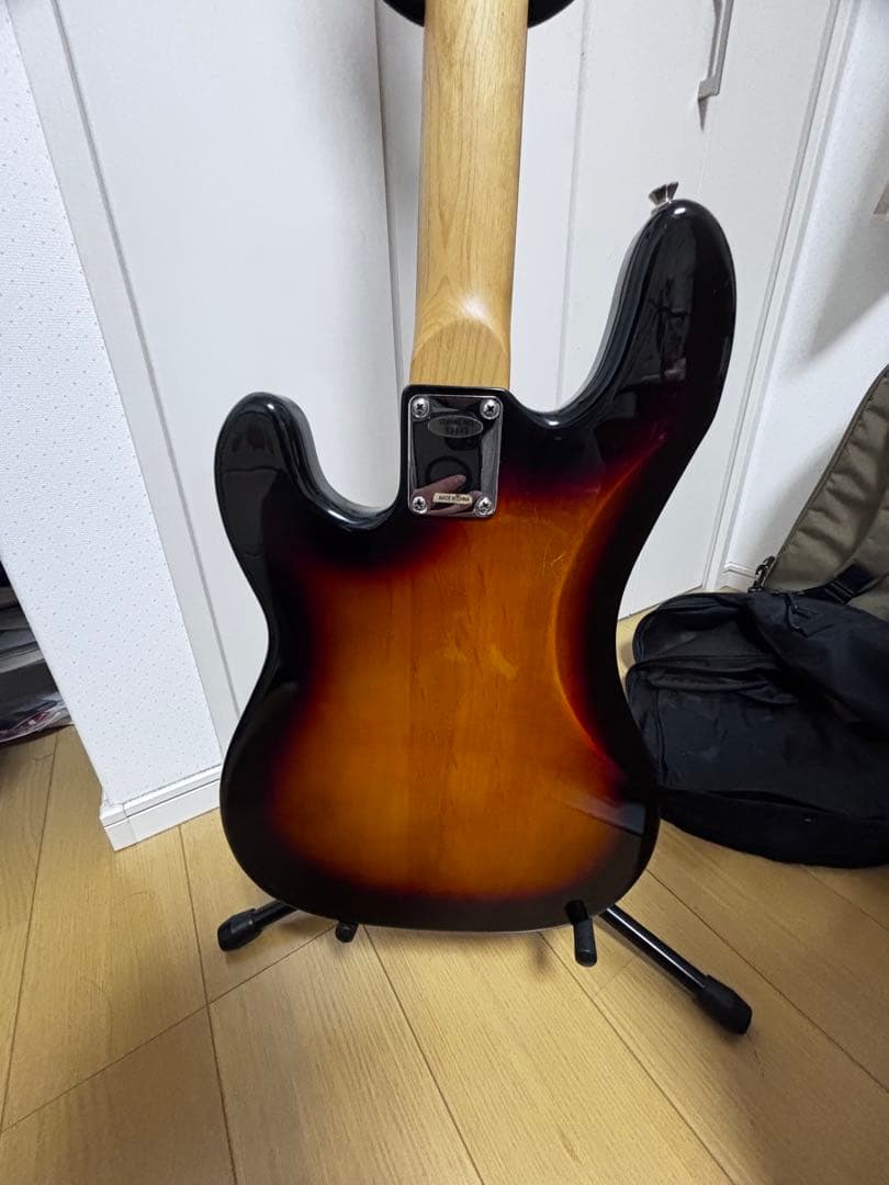 Legend エレキベース サンバースト