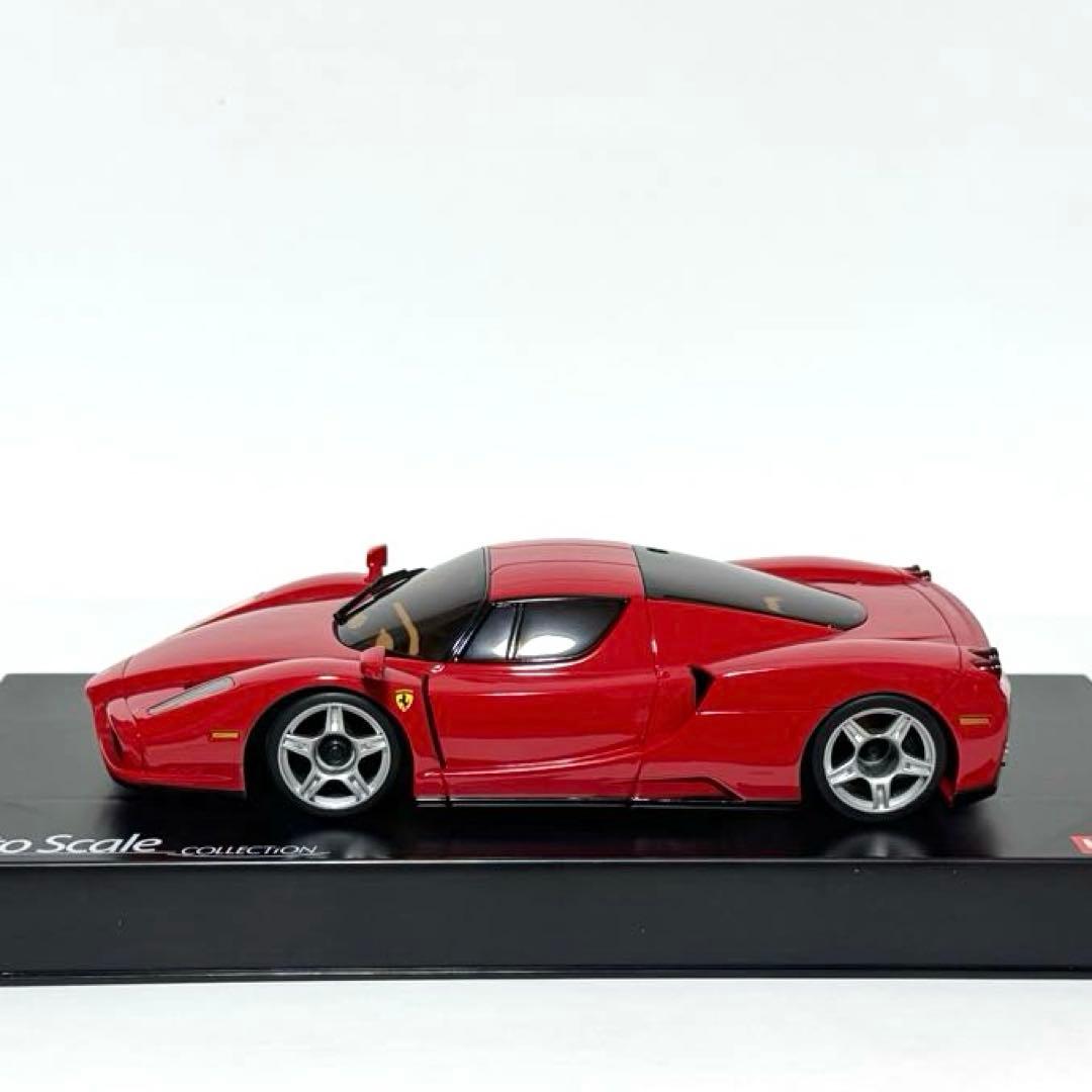 京商 Mini-Z オートスケール　エンツォフェラーリ赤と黒ボディ