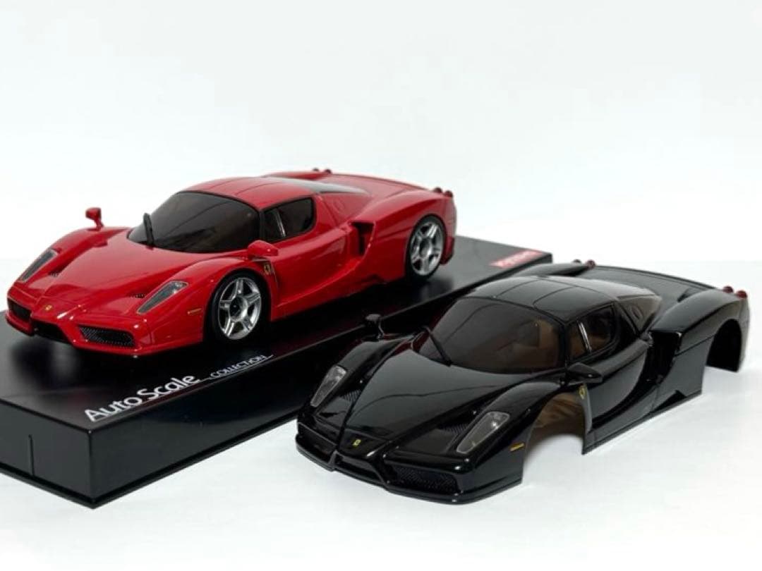 京商 Mini-Z オートスケール　エンツォフェラーリ赤と黒ボディ