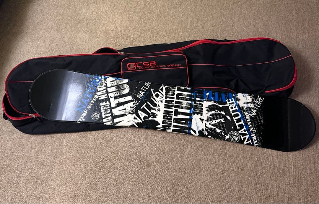 スノーボード(黒色ベースに青、白色文字)美品‼️　カバー付き‼️