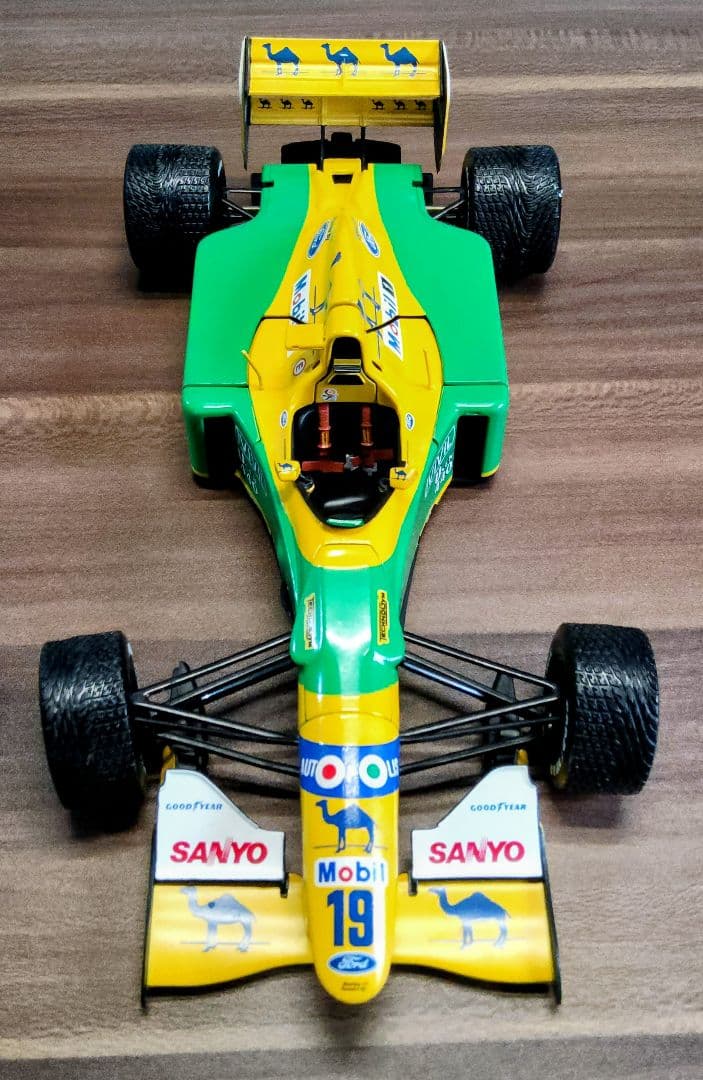 【極美品！】1/18 ミニチャンプス ベネトン フォード B192