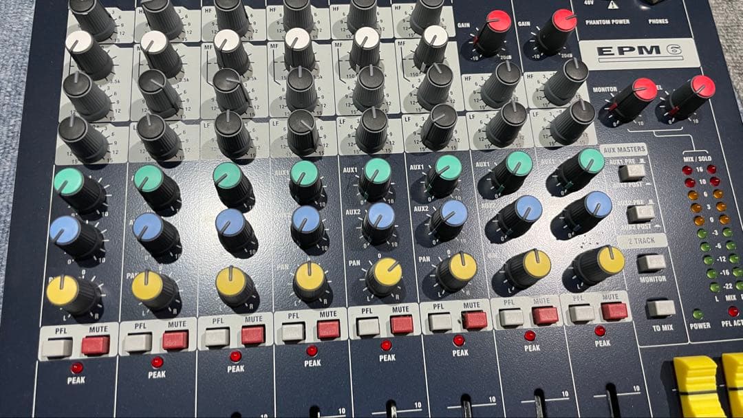 Soundcraft EPM6 アナログミキサー　10ch