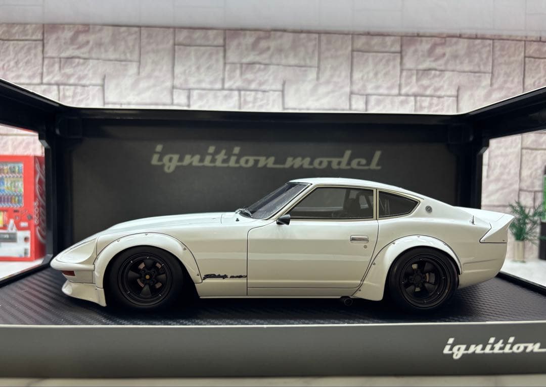 1/18ミニカー　イグニッションモデル　240Z フルワークス【新品】ホワイト