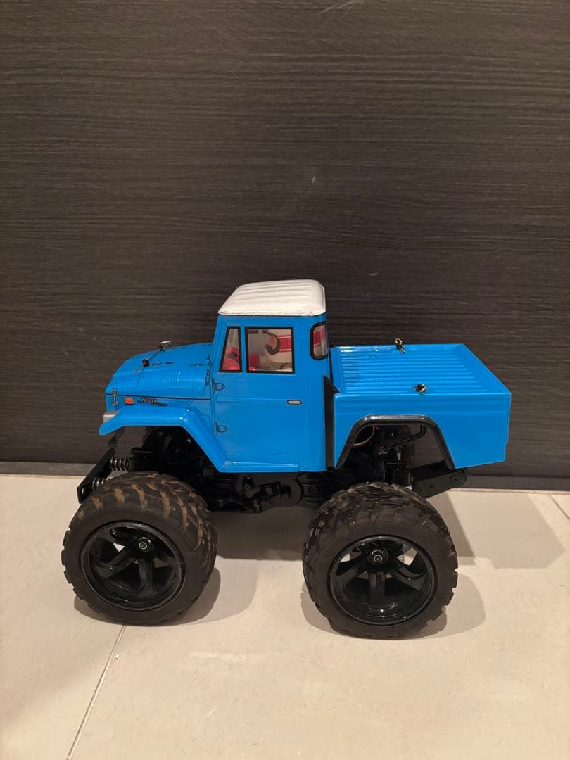TOYOTA ランドクルーザー モンスタートラック 青