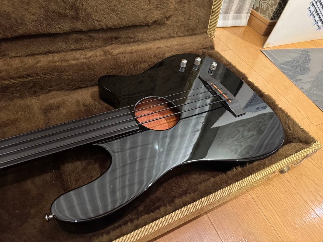 Carvin エレキベース 4弦 ブラック