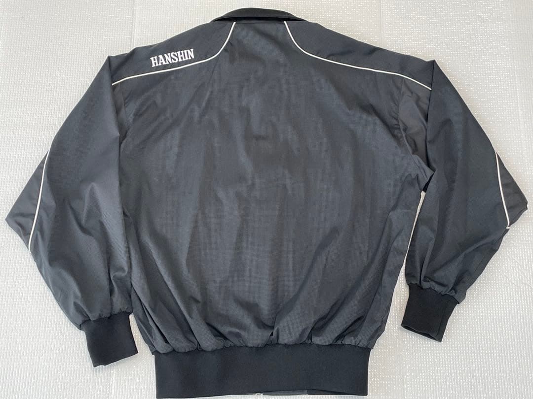 阪神タイガース　2010年グランドコート　ミズノ　サイズＯ(XL)黒