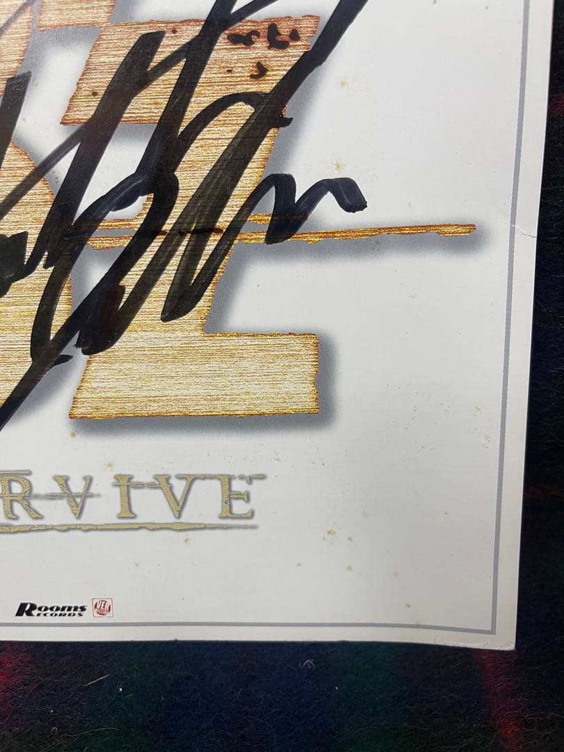 B'z SURVIVEツアー限定サイン色紙 希少　汚れあり　直筆サイン色紙 色紙