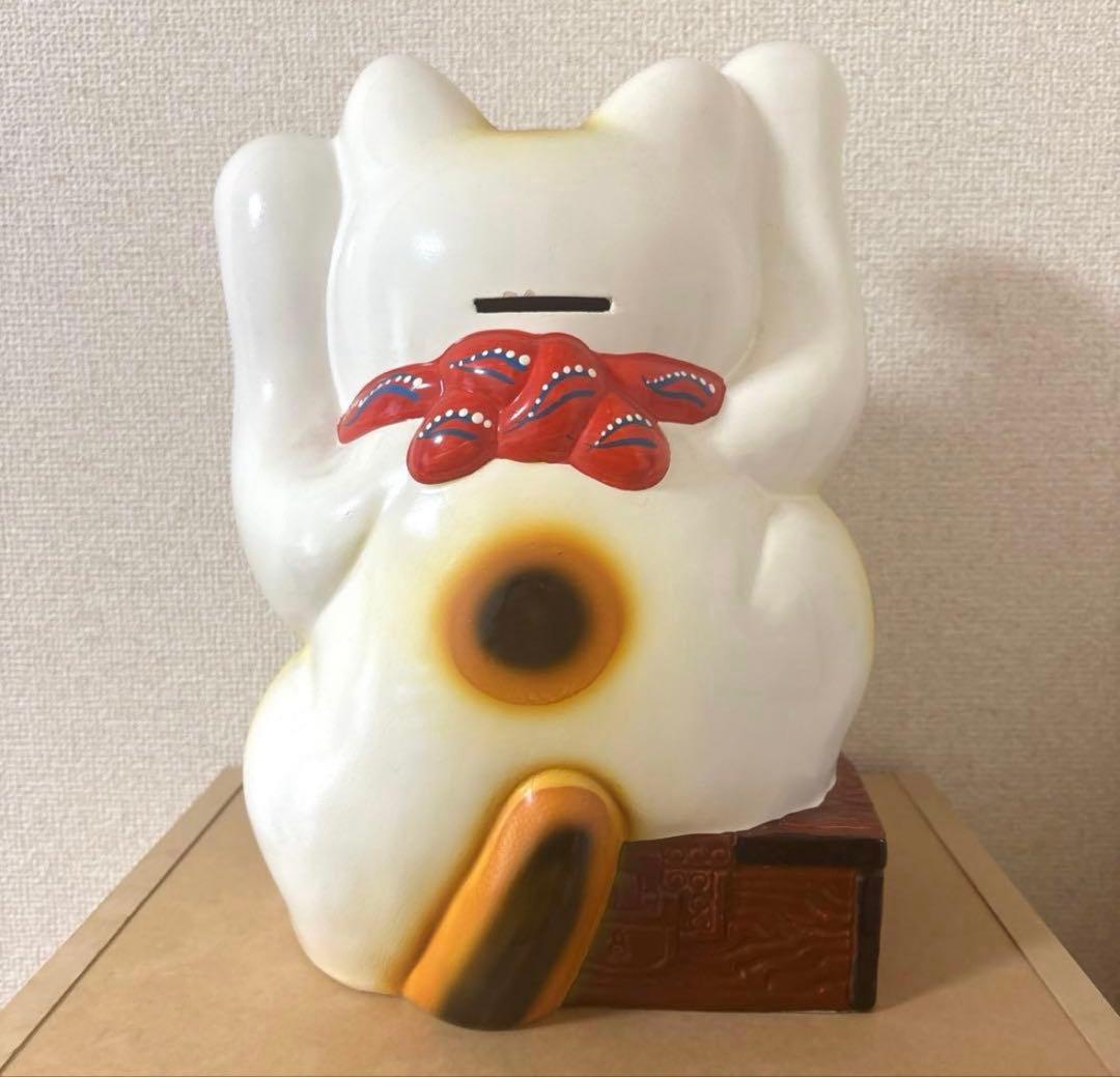 招き猫貯金箱