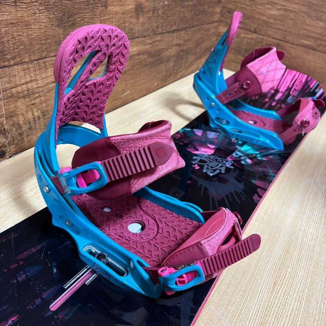 美品　BURTON バートン　フライングＶ　レディース　スノーボード4点　138