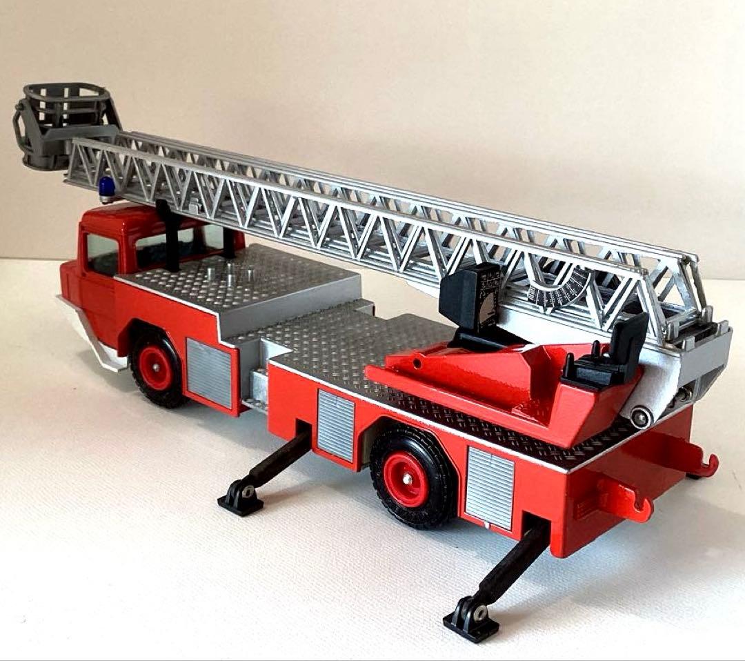 マギルスはしご消防車ミニカー　IVECOMAGIRUS 1/43絶版大型ミニカー
