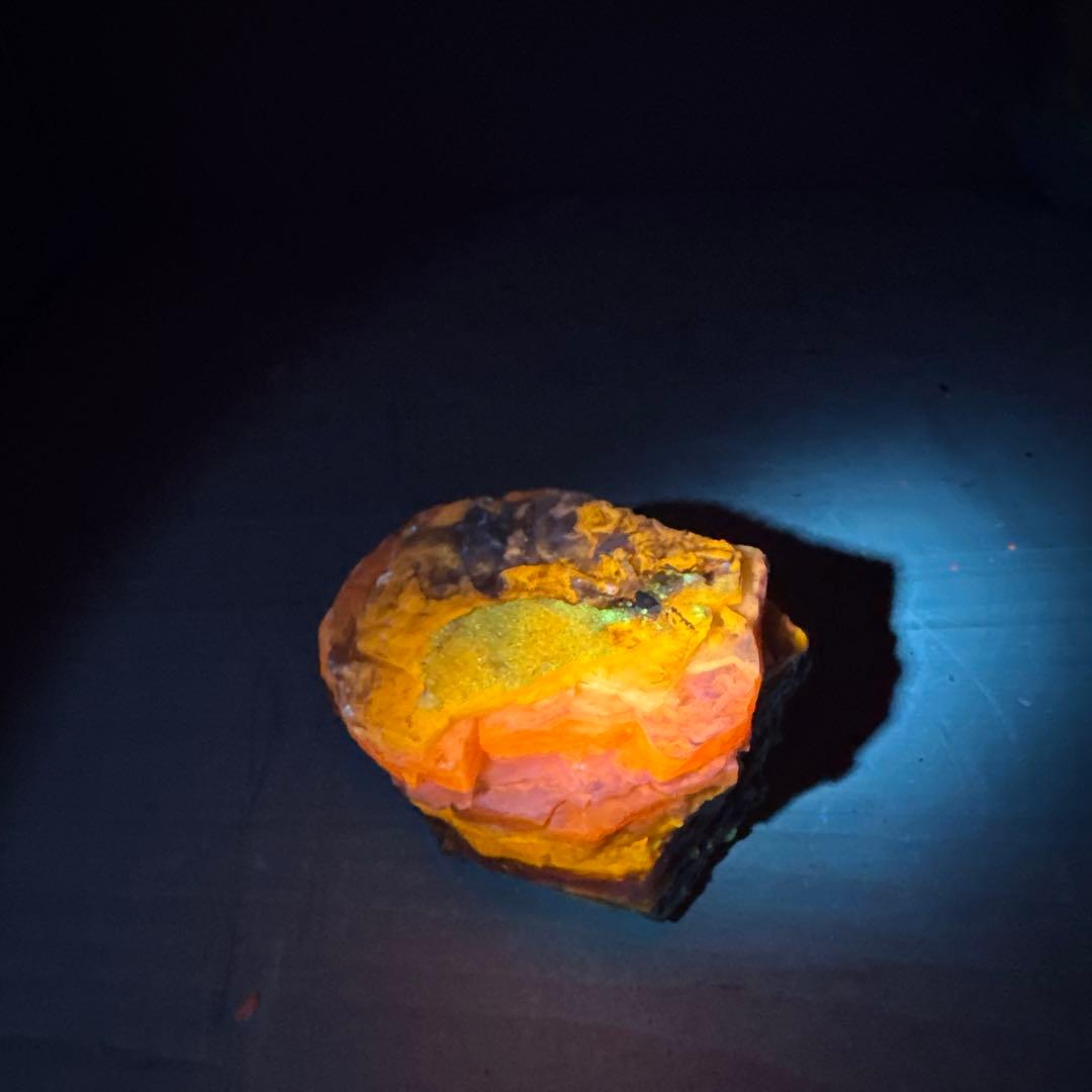 北海道石　然別オパール　蛍光オパール266g