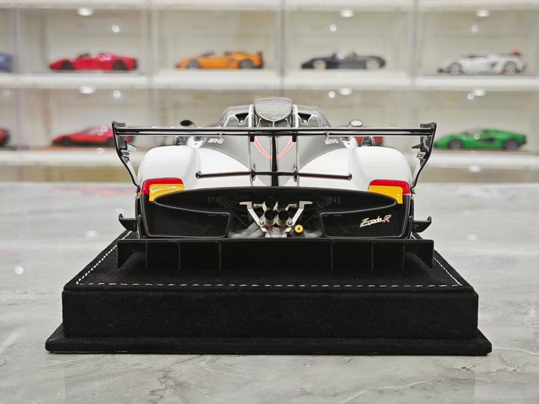新発売入手困難 HH モデル 1/18 パガーニ Zonda R evoミニカー