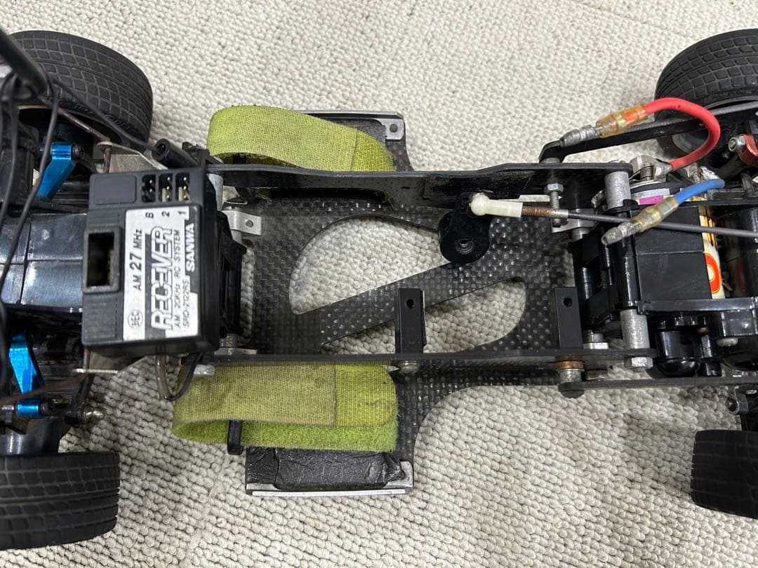 カーボン製シャーシ　ラジコンカー