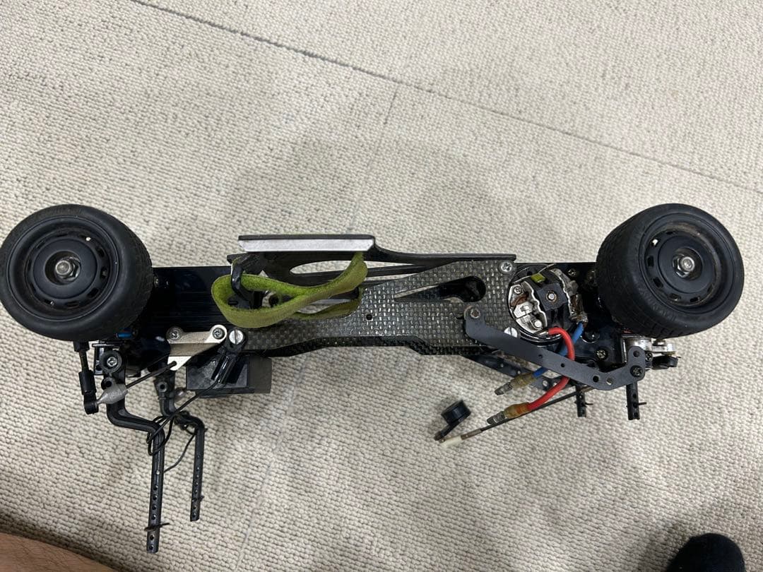 カーボン製シャーシ　ラジコンカー