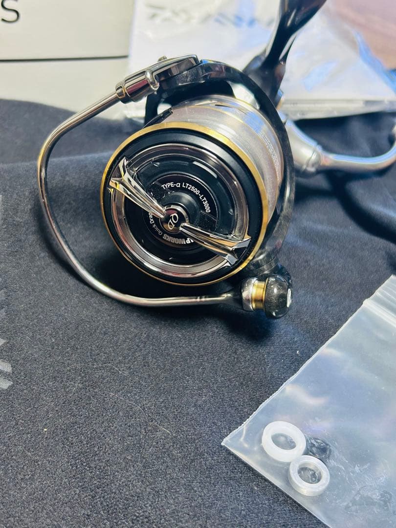 美品 カスタム ダイワ LUVIAS FC LT 2500S ルビアス