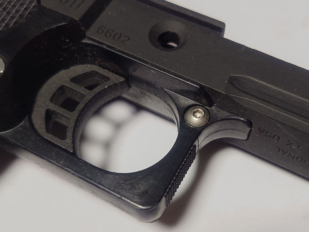 STI 2011 ミドルフレーム + グリップ 東京マルイ ハイキャパ 用