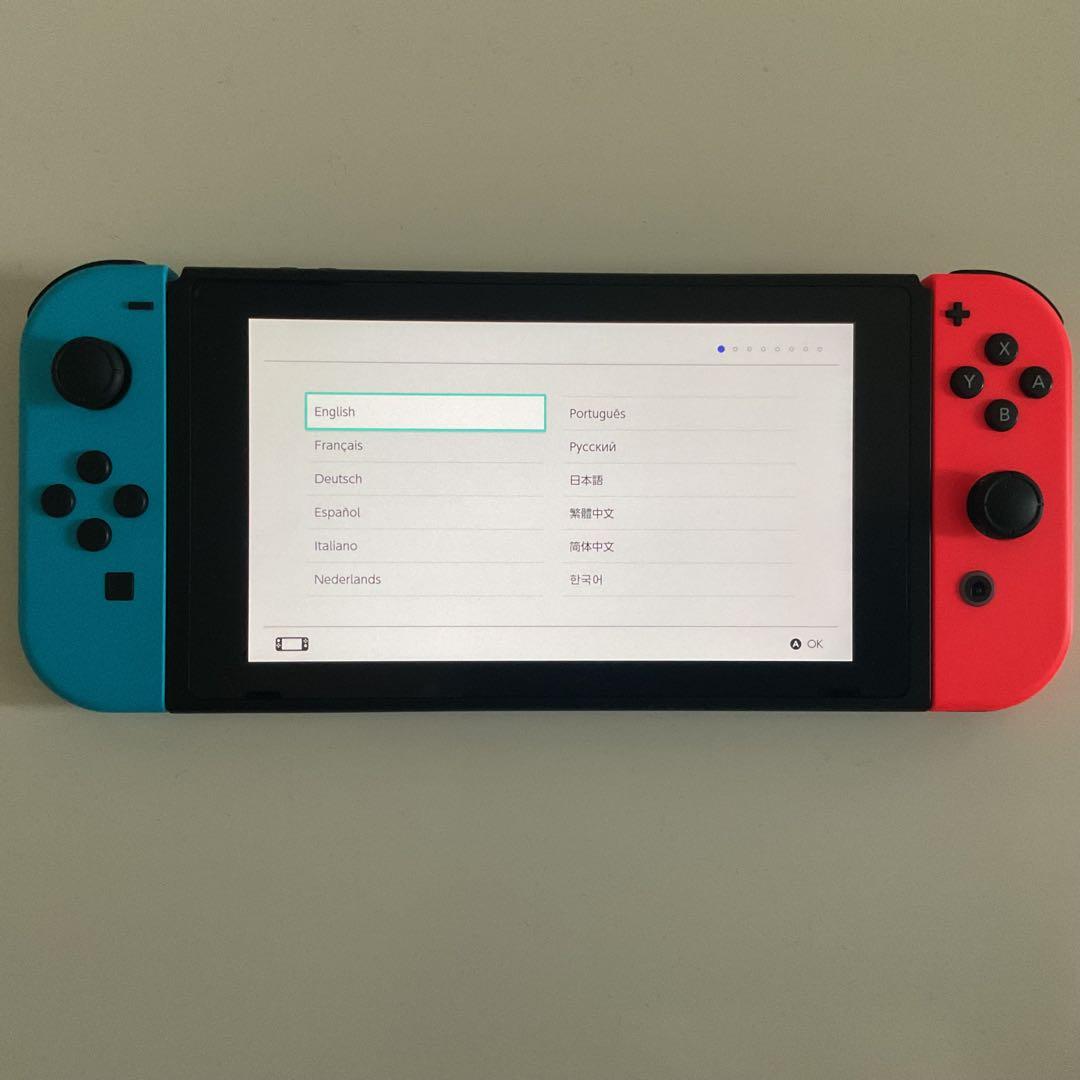 Nintendo Switchスイッチ本体　ネオンブルー（L）ネオンレッド（R）