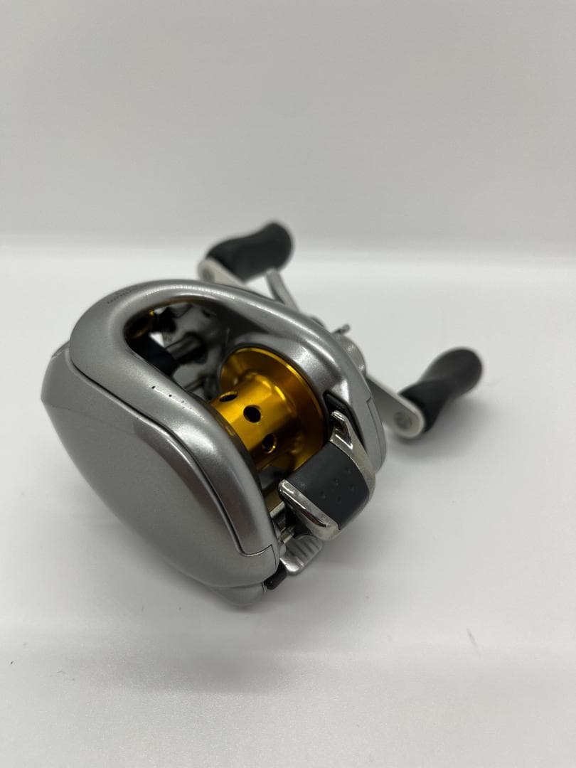シマノ 07 メタニウム Mg 右ハンドル ベイトリール 中古品