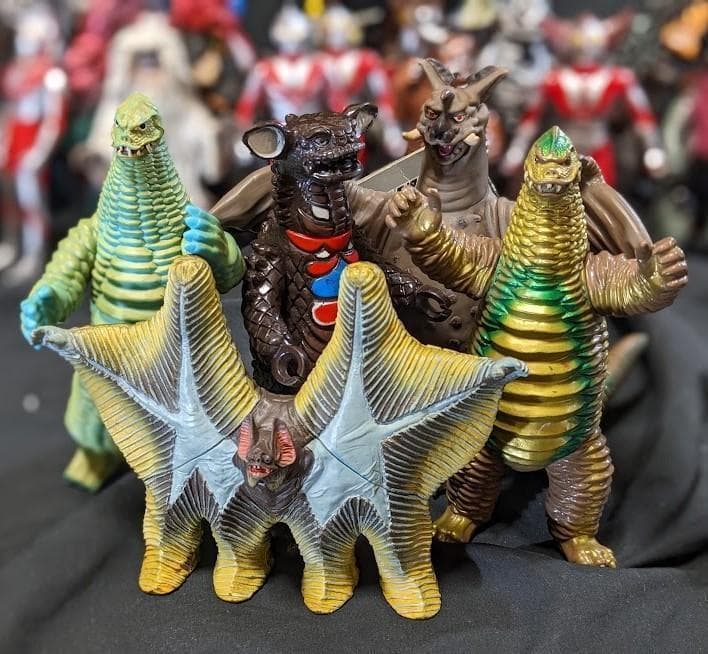 ウルトラＱ・ウルトラマン＆登場怪獣・宇宙人（バンダイ）ソフビ49体セット＋６