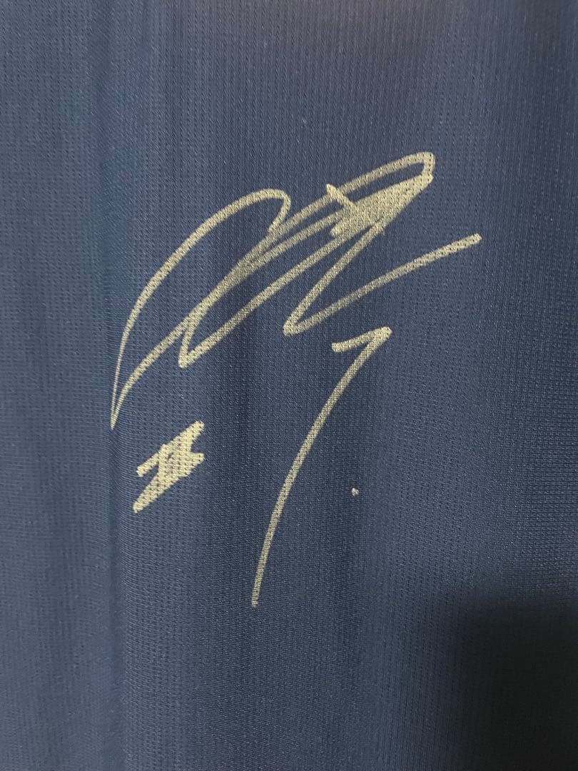 広島カープ　鈴木誠也　サイン付きユニフォーム