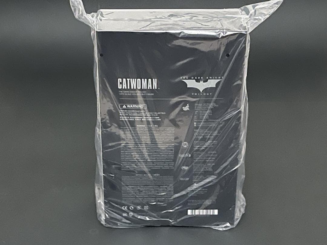 【未開封】キャットウーマン 2.0　1/6スケール　ホットトイズ