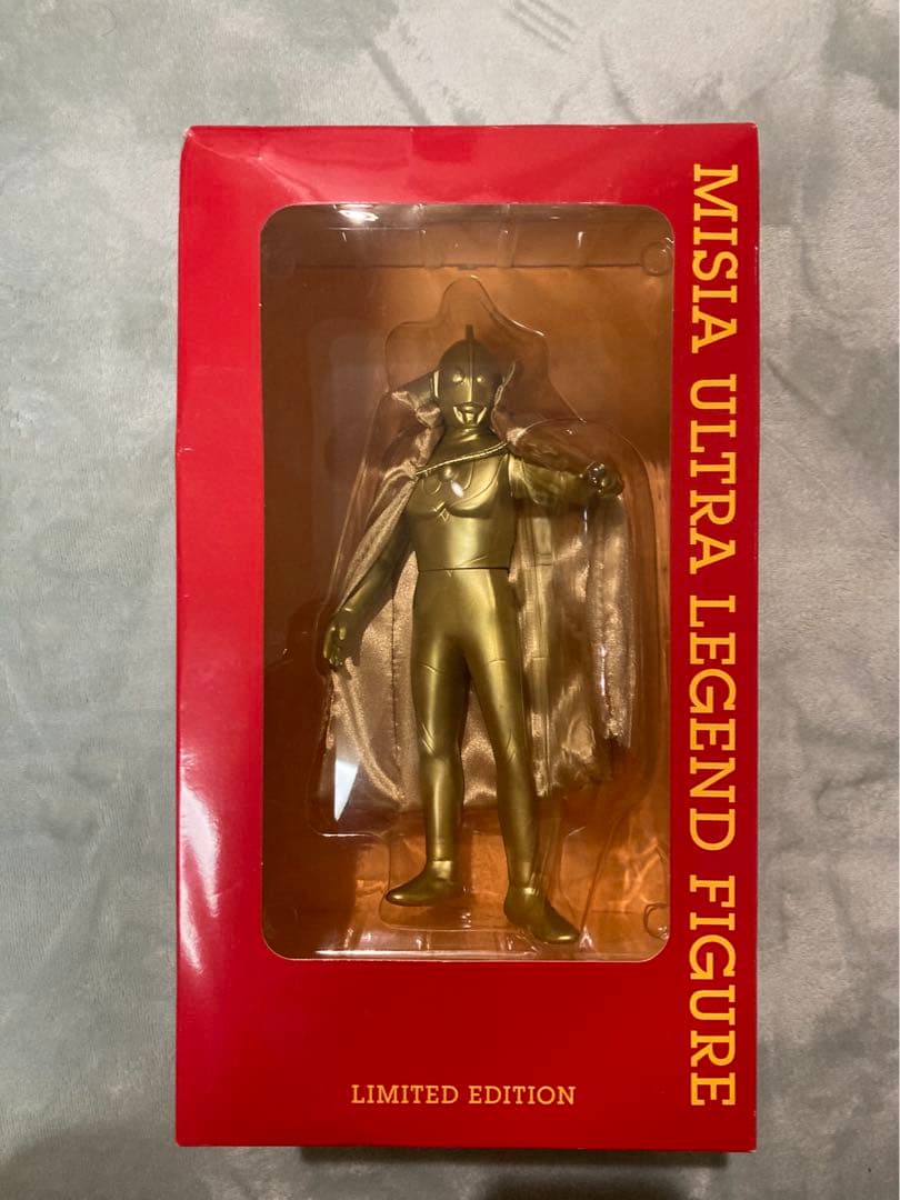激レア！『星のように…』初回生産限定盤、初代ウルトラマン・ゴールドフィギュア