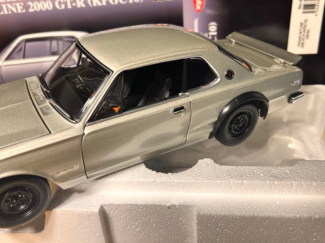 京商 1/18 スカイライン2000GTR(KPGC-10)