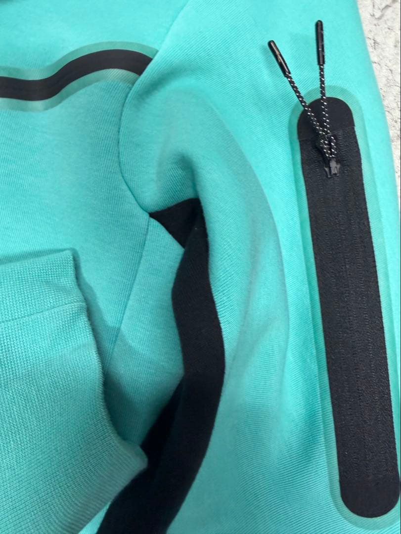 セントラルシー着用　NIKEテックフリース　上下セット　S
