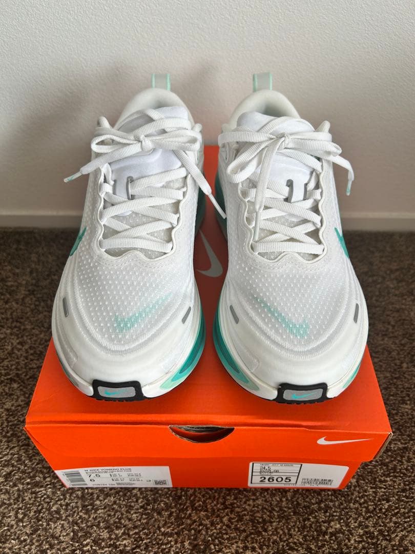 NIKEボメロプラス　24.5cm
