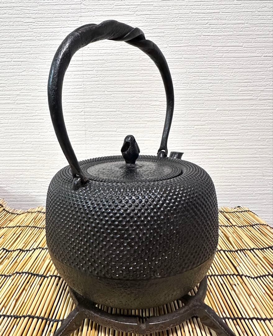 未使用品　南部照光堂造　１５型アラレ　南部鉄瓶　南部鉄器　鉄瓶　調理器具