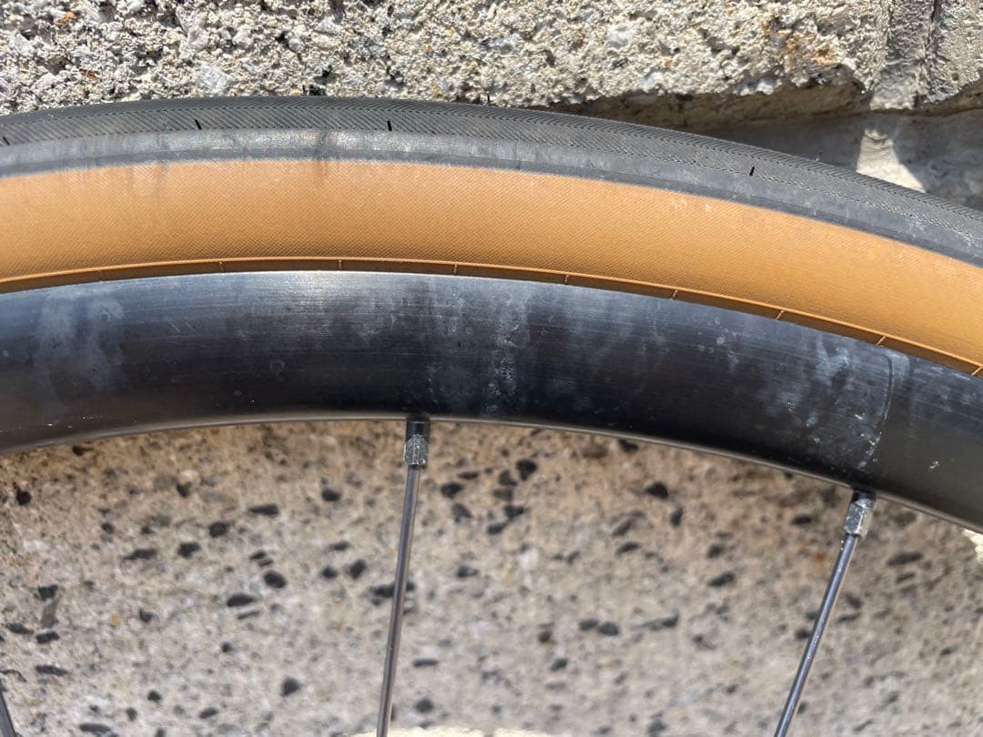 DT Swiss R470 タイヤ付 GravelKing 30c チューブレス