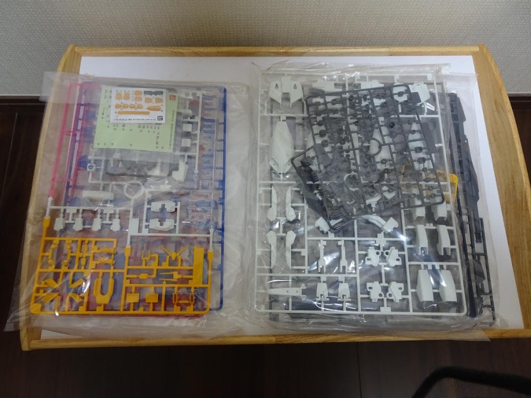 MG 1/100 MSZ-006 ゼータガンダム (機動戦士Zガンダム)未開封