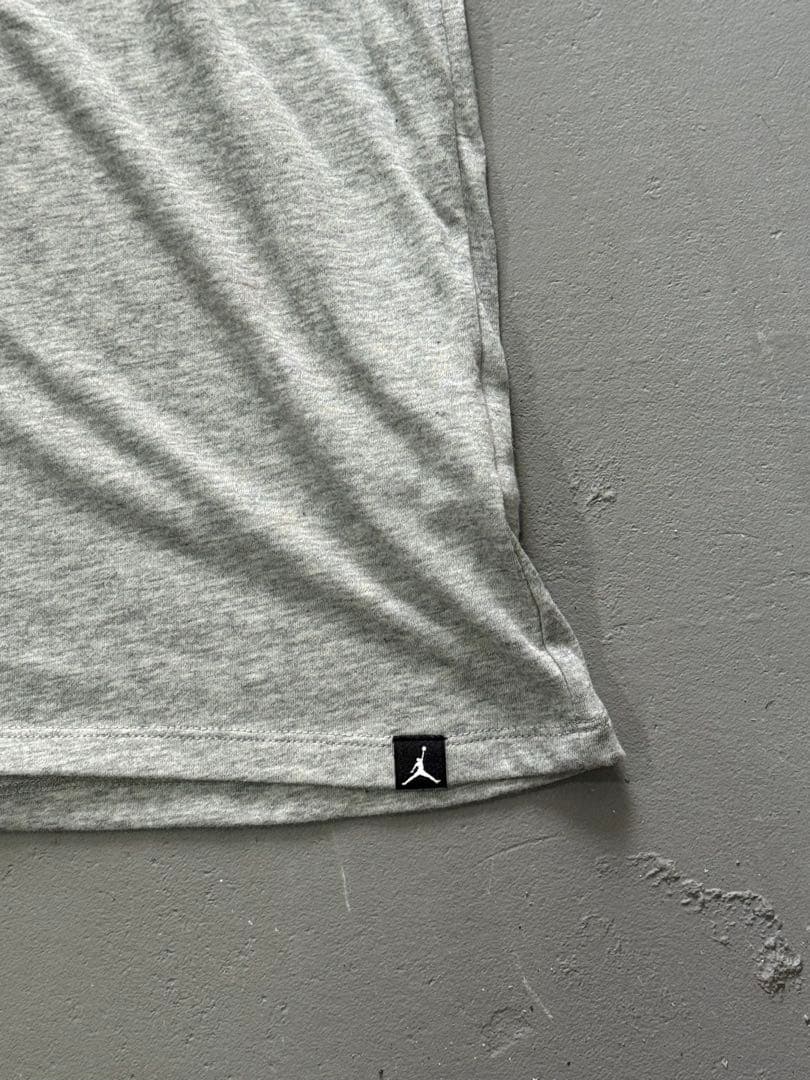 Air Jordan グレー Tシャツ