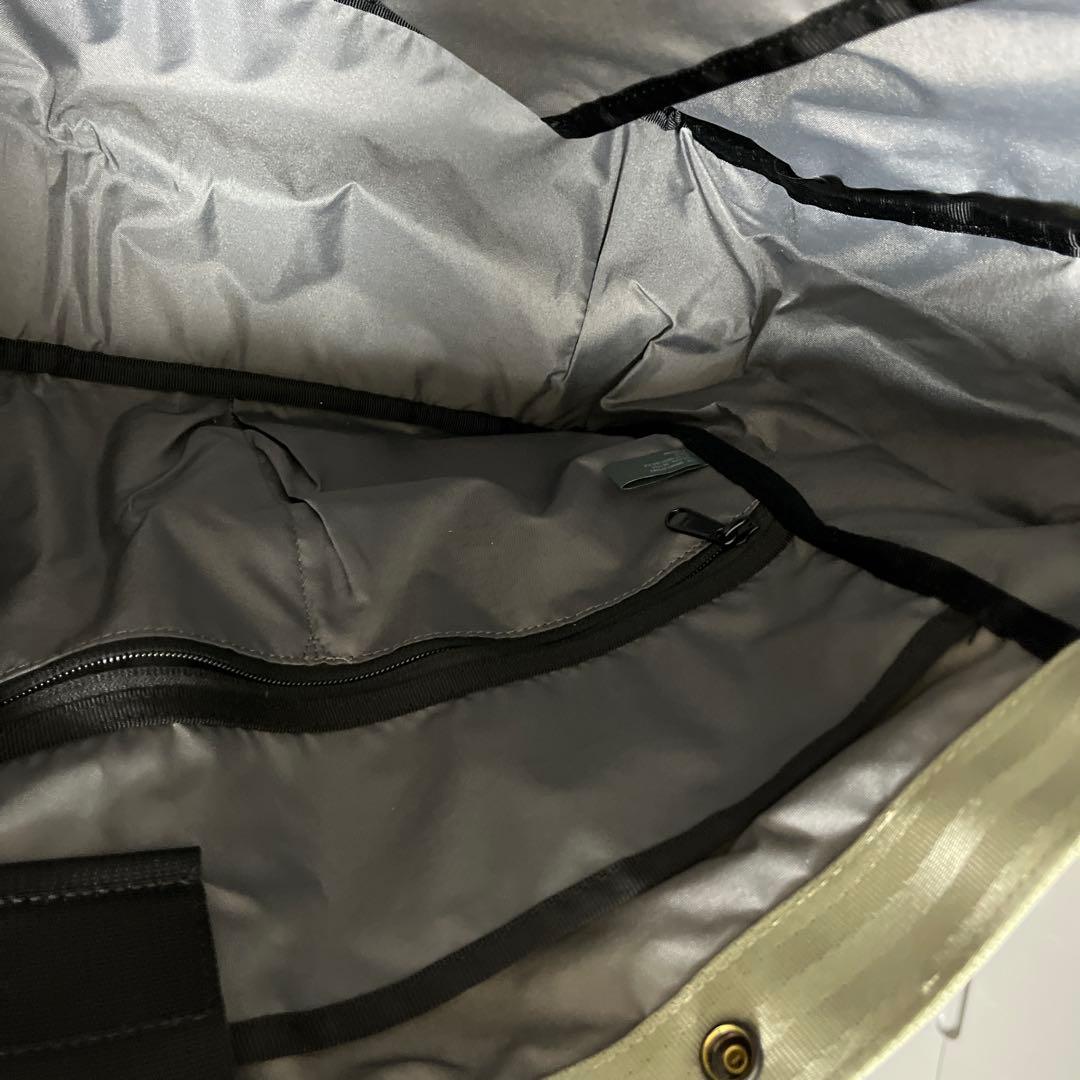 クローム ニュースペーパーメッセンジャーバッグ 26L サンドストーン