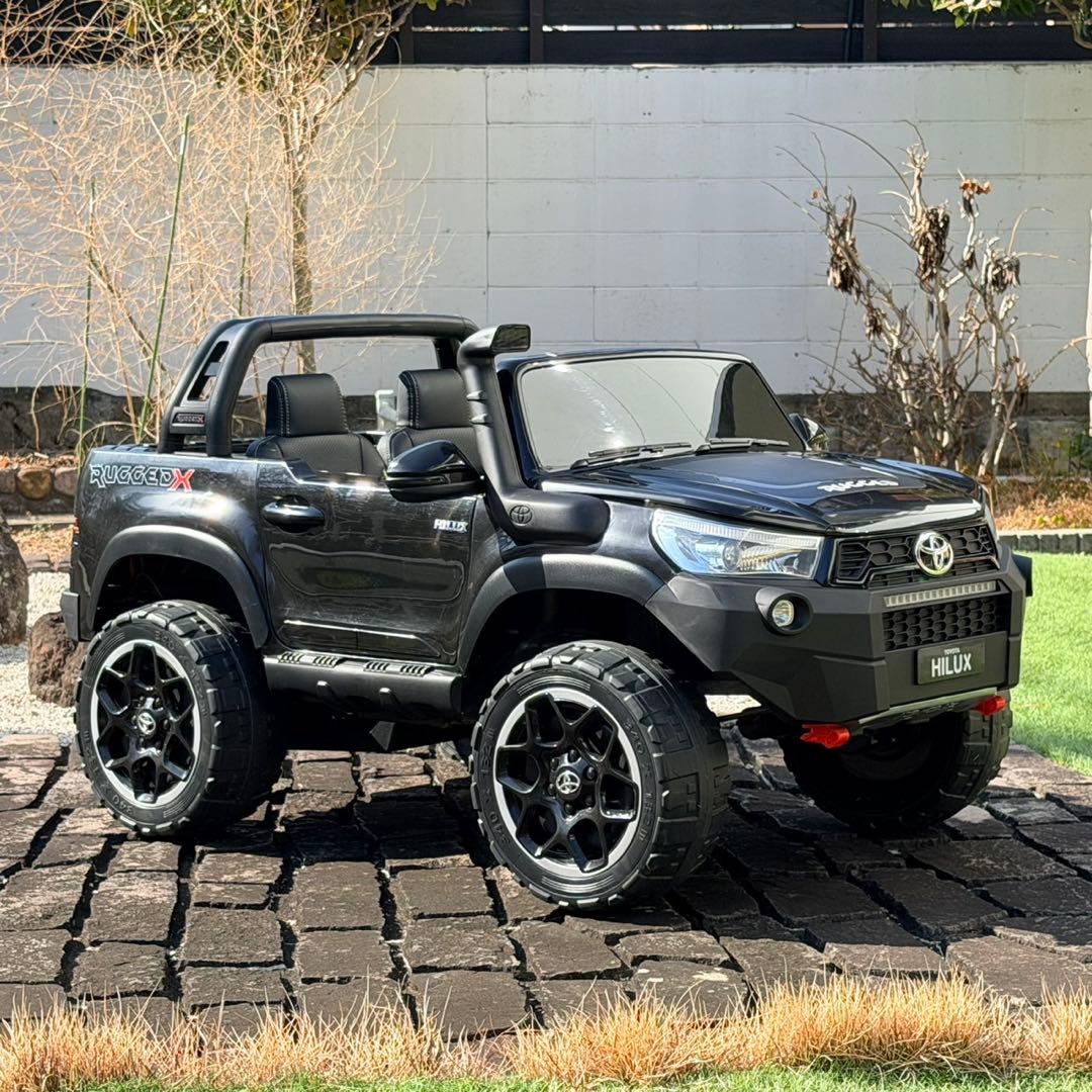 乗用玩具 電動乗用ラジコンカー TOYOTA HILUX RUGGED X