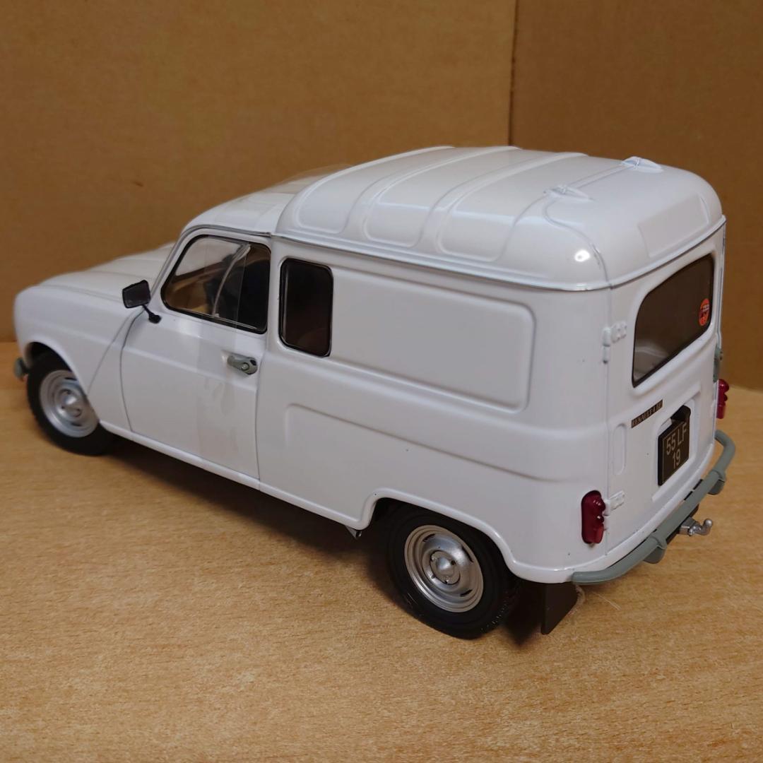 2台セット 1/18 ルノー4LF6 ホワイト & シトロエンアカディアーヌ