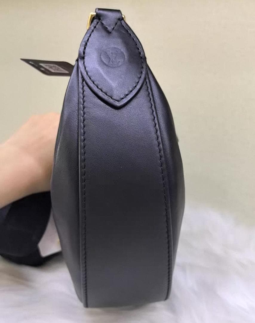 ブラックショルダーバッグ